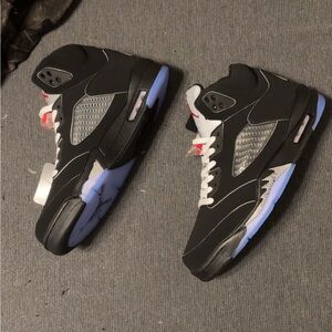 Jordan 5 Metallic Black